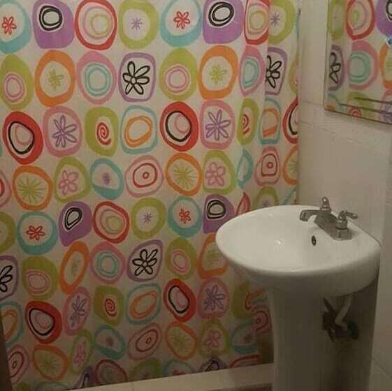 اتاق راحتی, Aarony House