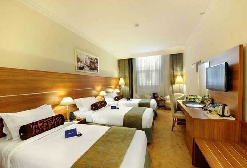 标准三人间, Emaar Al Mektan