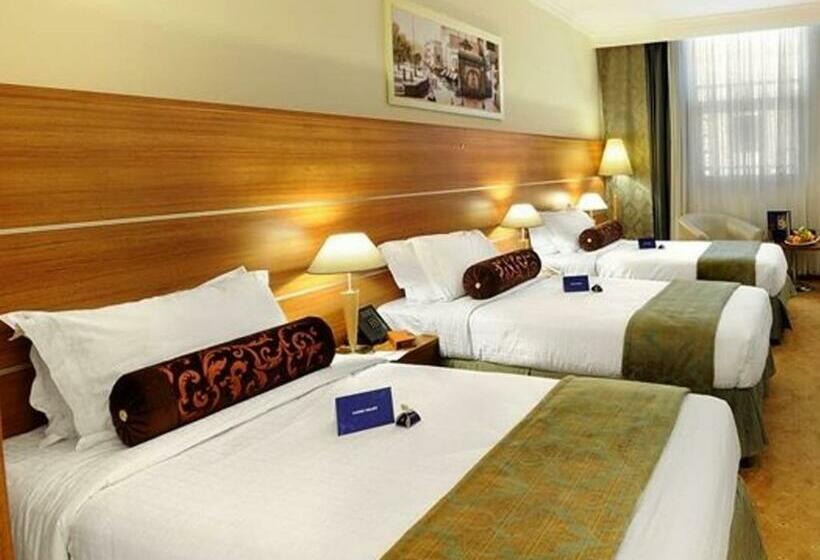 标准三人间, Emaar Al Mektan