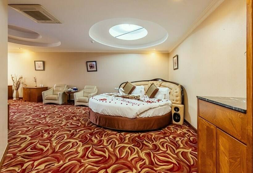 سوئیت پرزیدنت, Mbale Resort