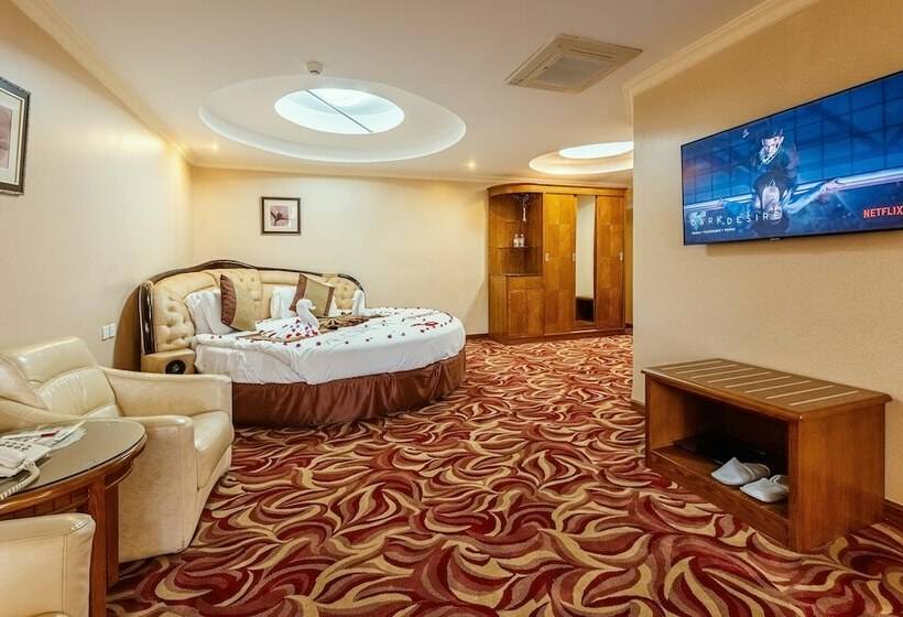 سوئیت پرزیدنت, Mbale Resort