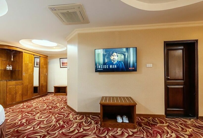 سوئیت پرزیدنت, Mbale Resort