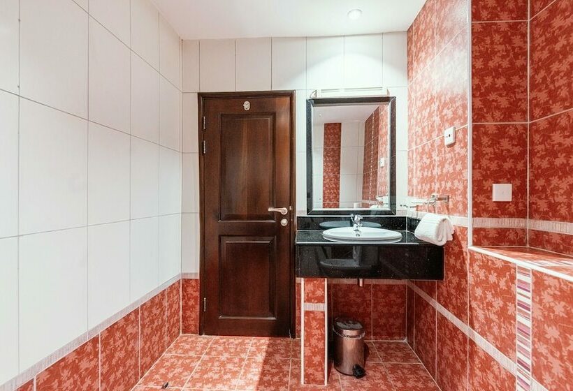 سوئیت پرزیدنت, Mbale Resort