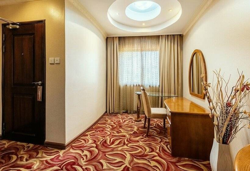 سوئیت پرزیدنت, Mbale Resort