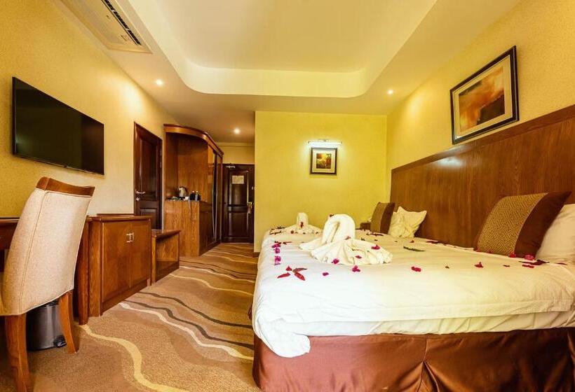 اتاق سوپریور, Mbale Resort