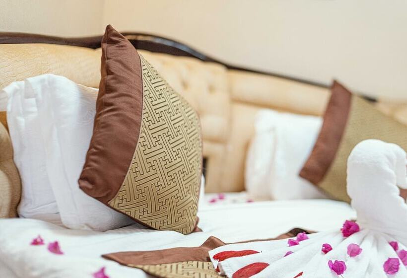 سوئیت پرزیدنت, Mbale Resort
