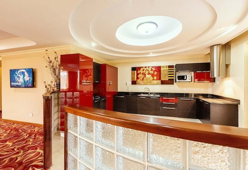 سوئیت پرزیدنت, Mbale Resort