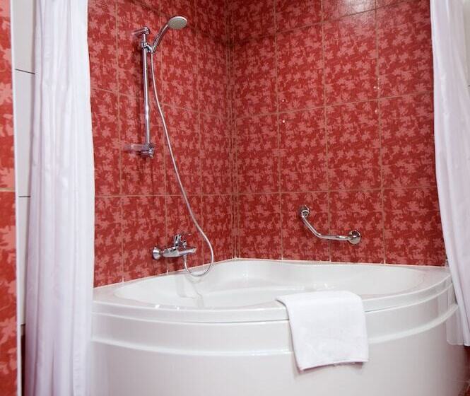 سوئیت پرزیدنت, Mbale Resort