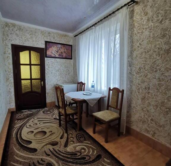 جناح, Monte Kristo