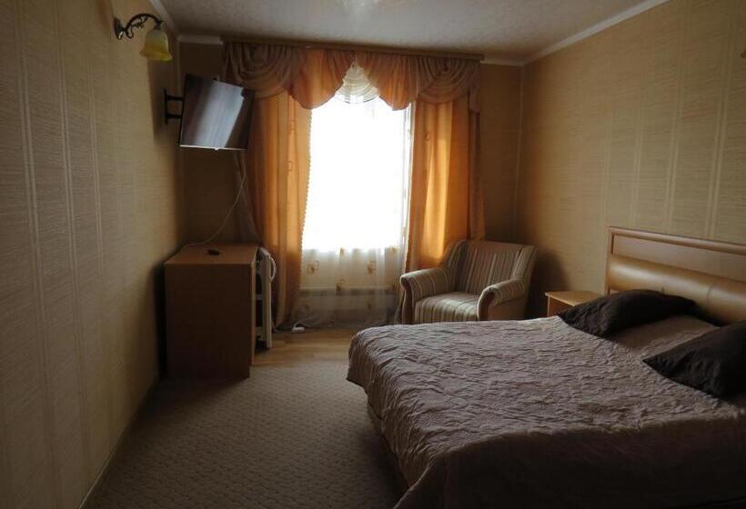 جناح عائلي, Monte Kristo