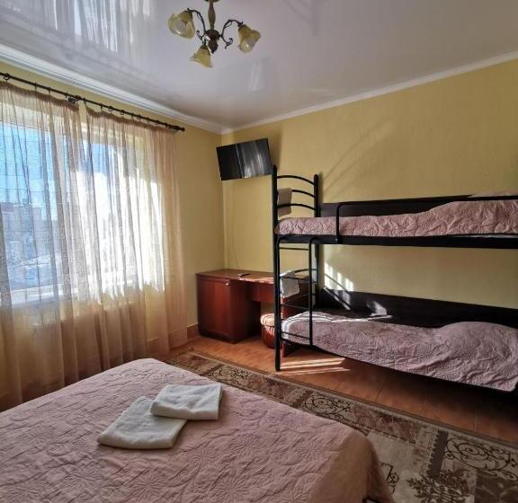 غرفة قياسية رباعية, Monte Kristo