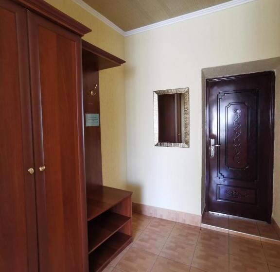 غرفة قياسية رباعية, Monte Kristo