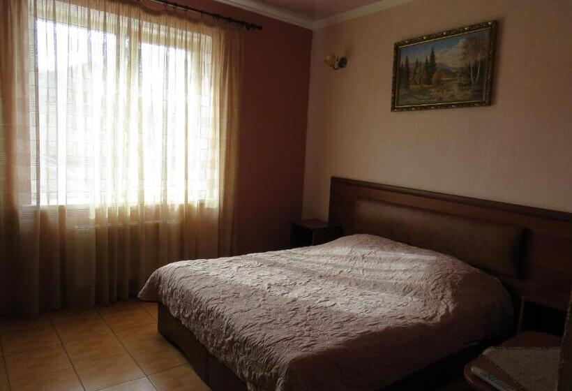 غرفة قياسية رباعية, Monte Kristo