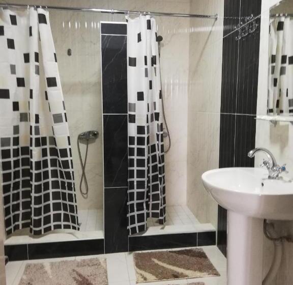 شقة غرفة واحدة, Monte Kristo