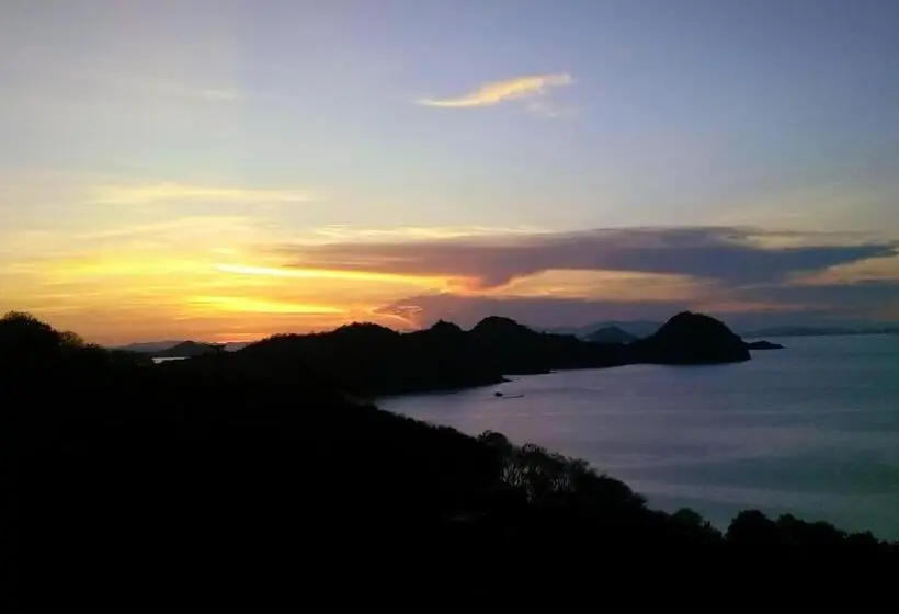 اتاق لوکس با بالکن, Sunset Hill