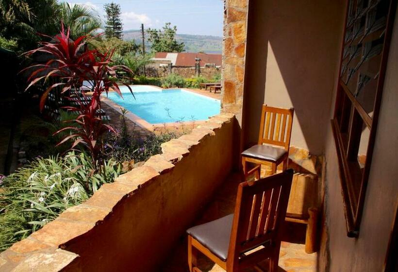 اتاق اکونومی, Surjios Guest House