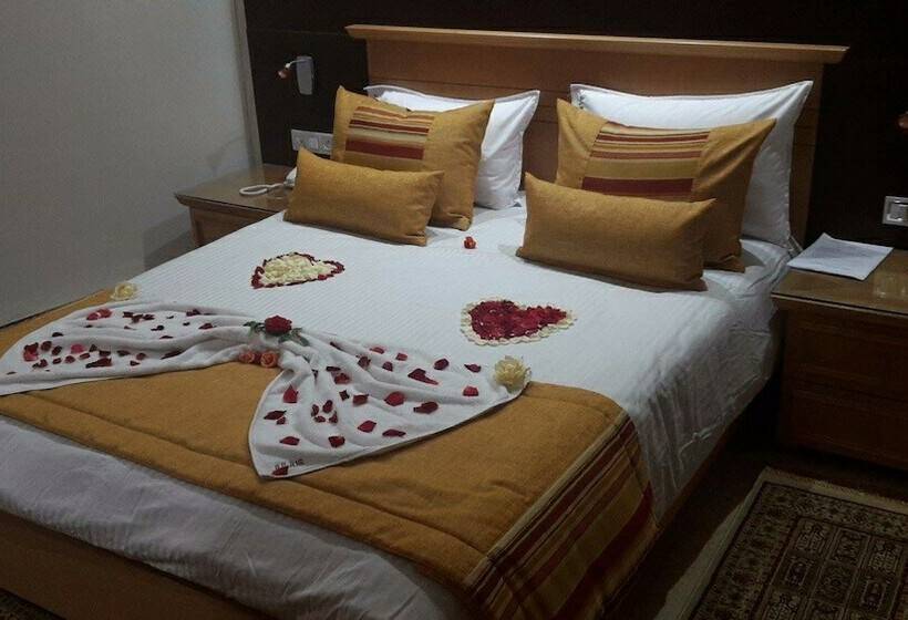 Номер Стандарт, Julius