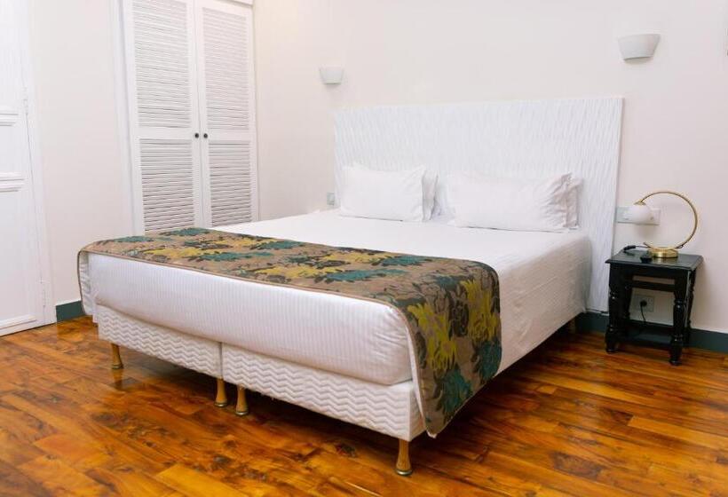 キングサイズベッドのデラックススイート, Villa Angélique Hôtel Classé Monument Historique