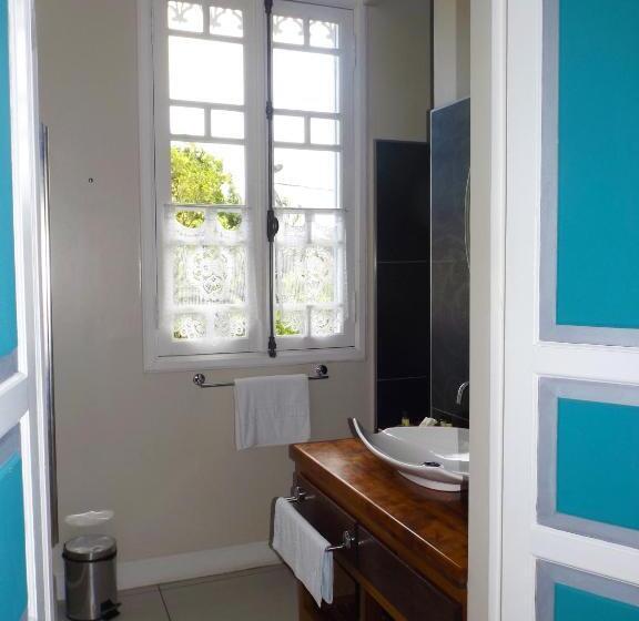 キングサイズベッドのデラックススイート, Villa Angélique Hôtel Classé Monument Historique