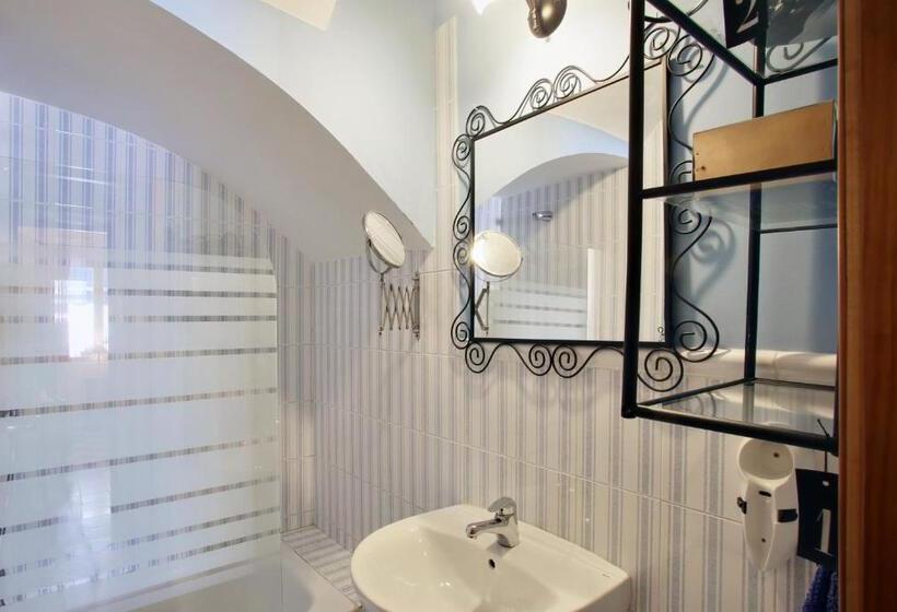 اتاق استاندارد با سرویس بهداشتی مشترک, Málaga Lodge Guesthouse