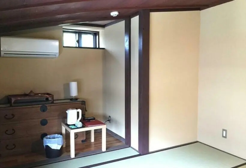 エコノミールーム, Honmachi Juku