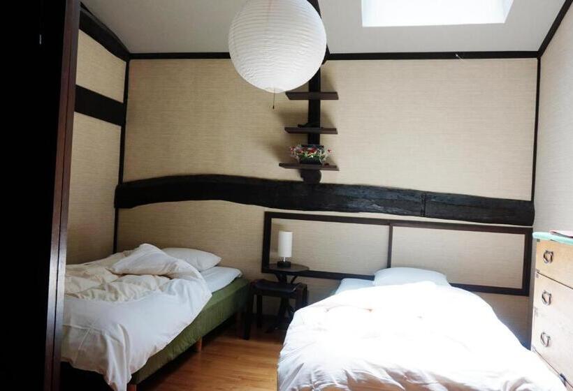 غرفة قياسية حمام مشترك, Honmachi Juku