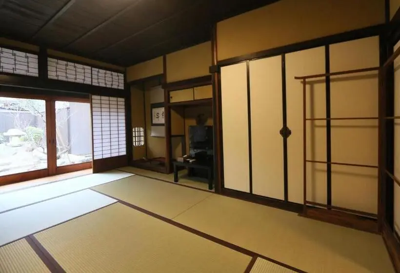 ファミリールーム, Honmachi Juku