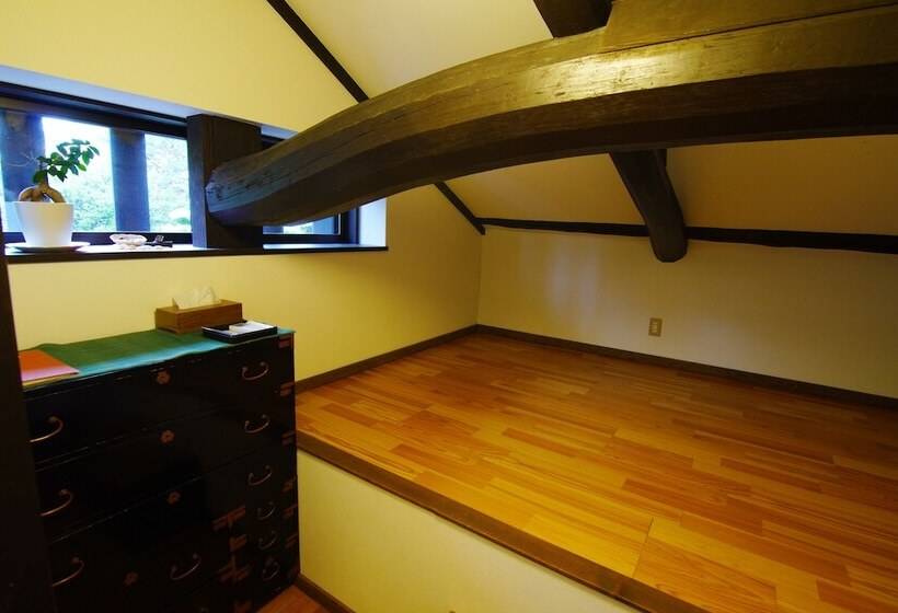 غرفة إقتصادية, Honmachi Juku