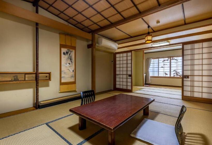 חדר סטנדרט, Sawaki