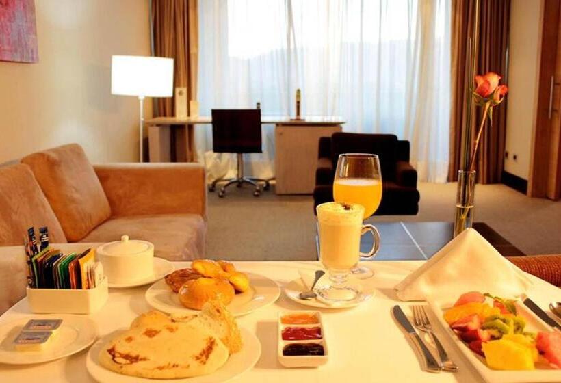 수피리어 룸, Antay Casino