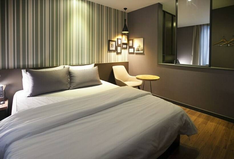 חדר סטנדרט, Brown Dot