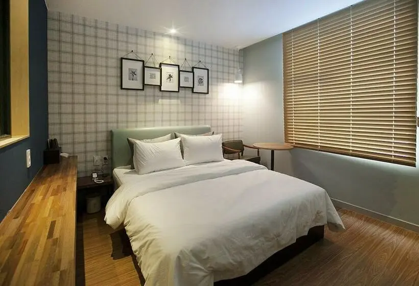 Standard-huone, Brown Dot