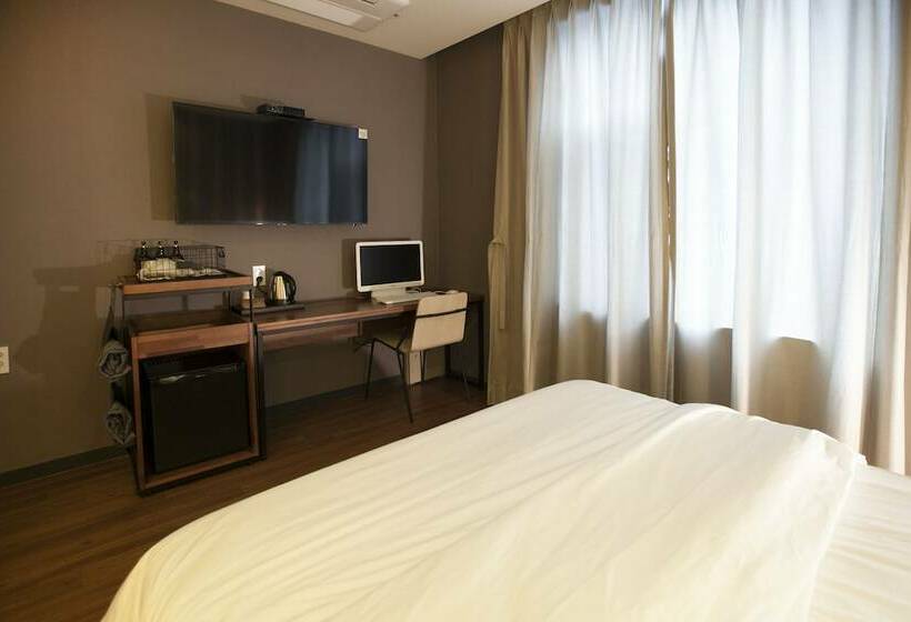 חדר סטנדרט, Brown Dot