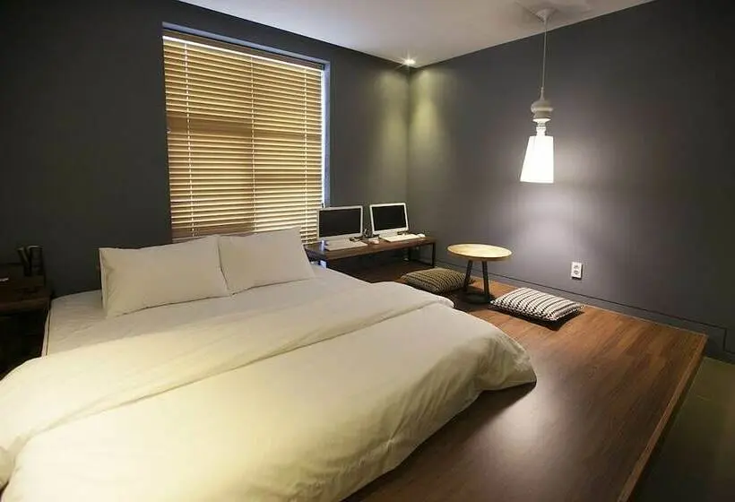 Deluxe-huone, Brown Dot