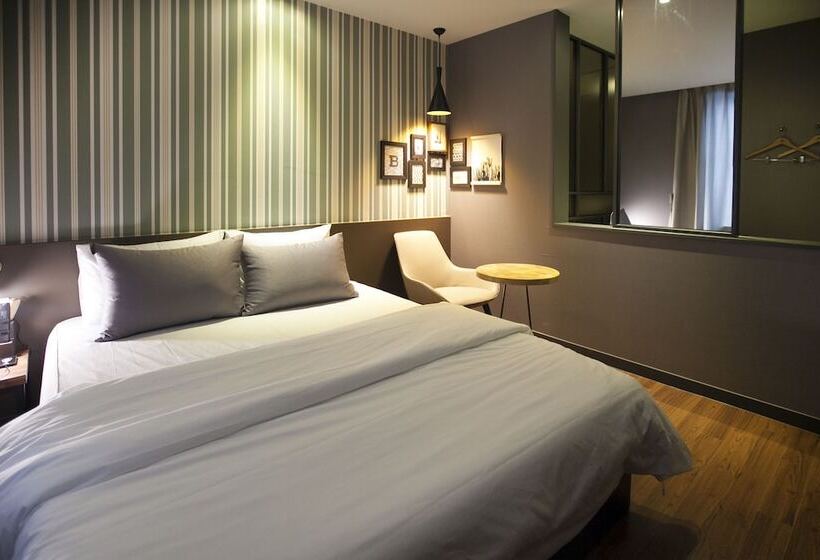 חדר סטנדרט, Brown Dot