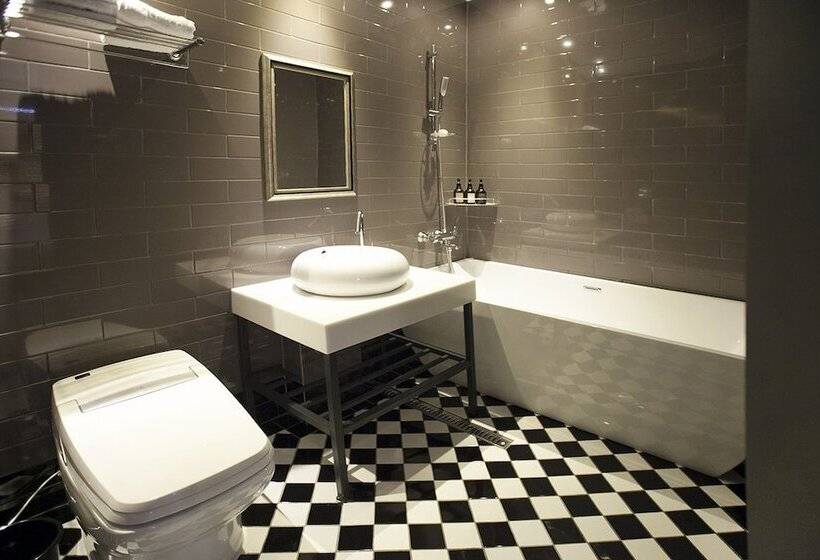 חדר דלוקס, Brown Dot