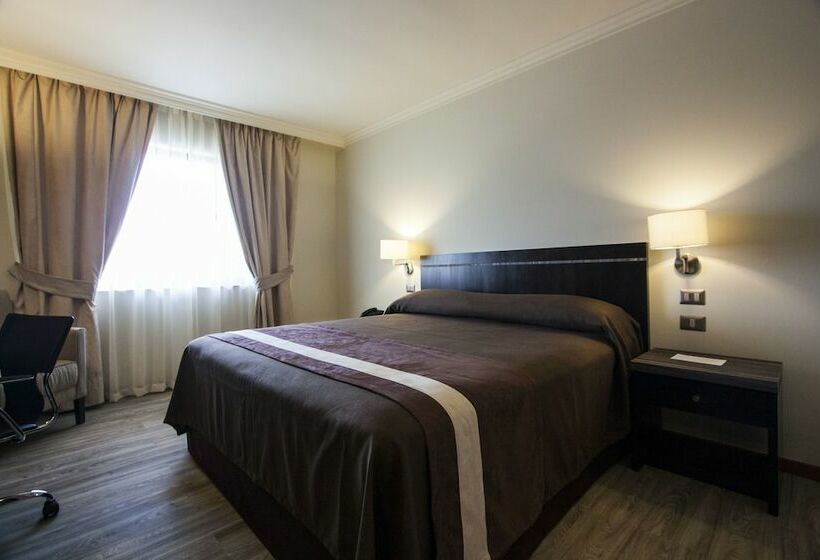 스탠다드 룸, Diego De Almagro Osorno