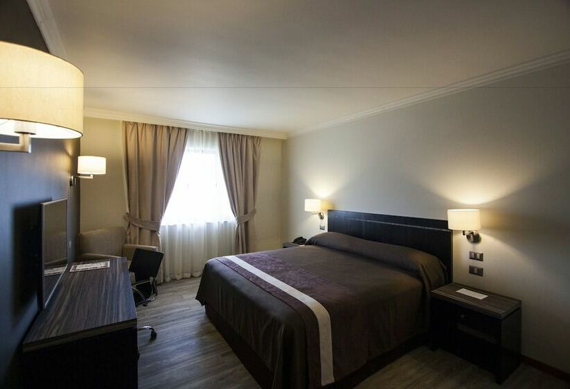 스탠다드 룸, Diego De Almagro Osorno