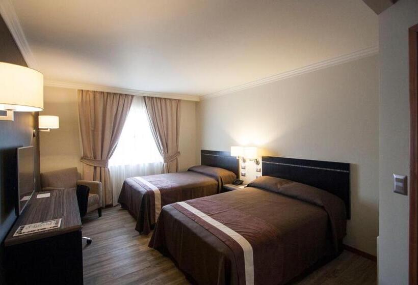 스탠다드 룸, Diego De Almagro Osorno