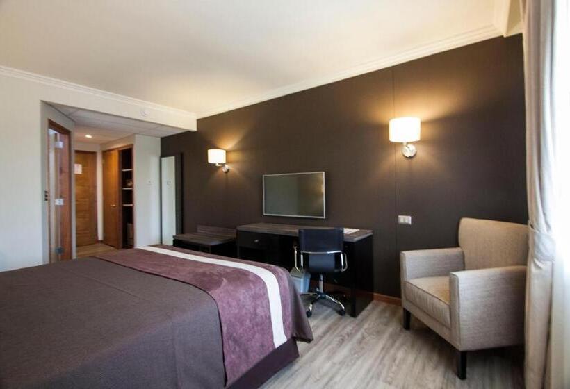 스탠다드 룸 킹사이즈 침대, Diego De Almagro Osorno