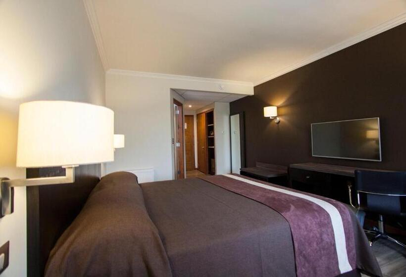 스탠다드 룸 킹사이즈 침대, Diego De Almagro Osorno