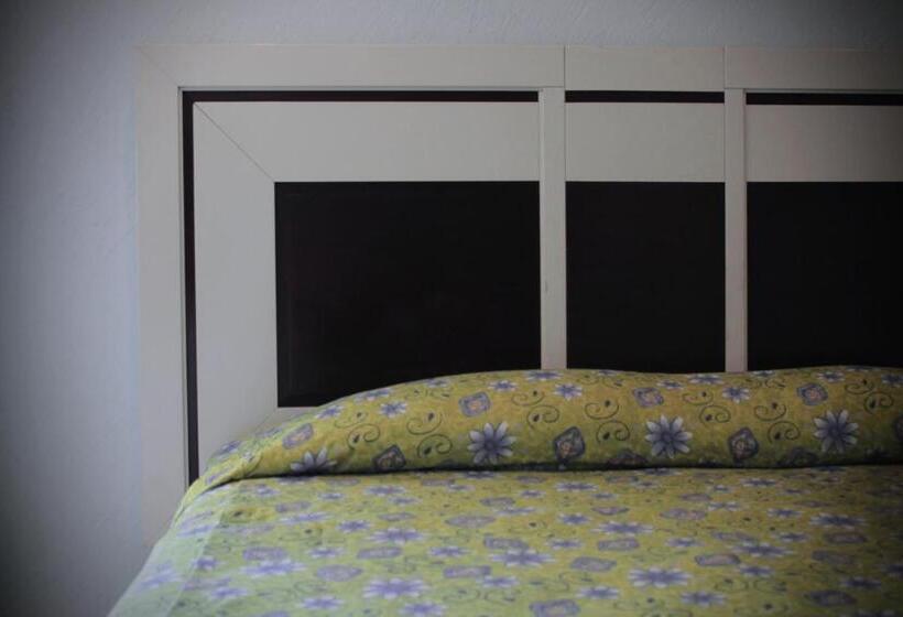 جناح جونيور, Hacienda Del Viejo