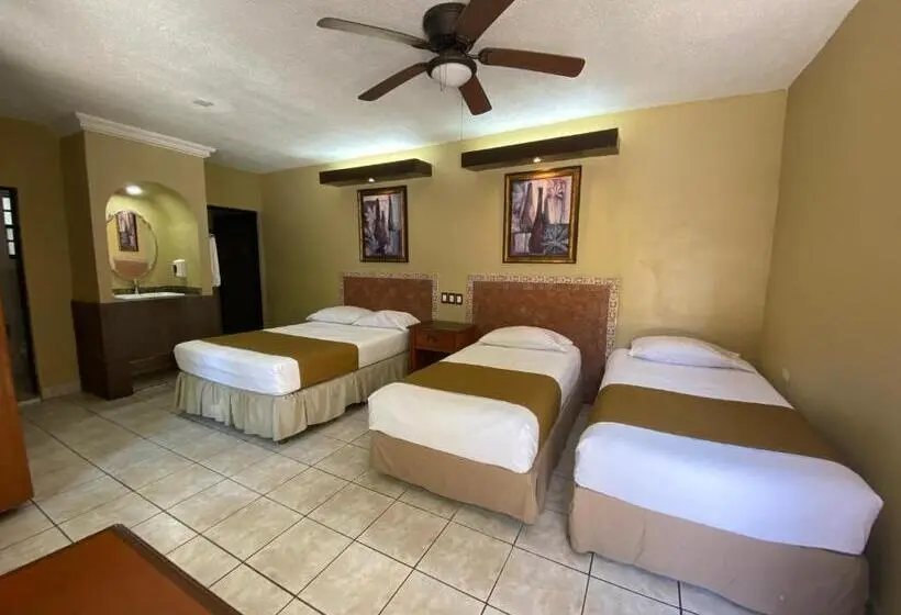 اتاق استاندارد سه نفره, Hacienda Del Viejo