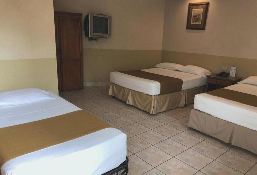 غرفة قياسية ثلاثية, Hacienda Del Viejo