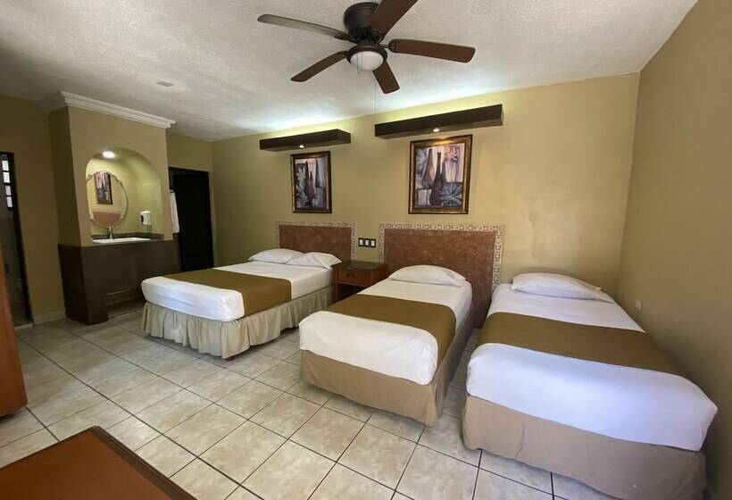 غرفة قياسية ثلاثية, Hacienda Del Viejo