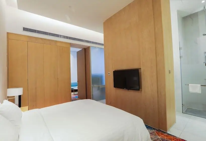 スイート, Holiday Inn Express Shanghai Songjiang Fangta, An Ihg