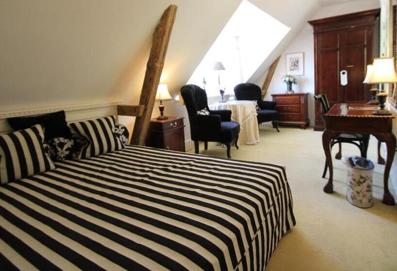 جناح, Sauntehus Castle