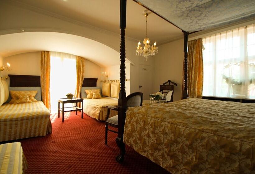 סוויטה, Sauntehus Castle