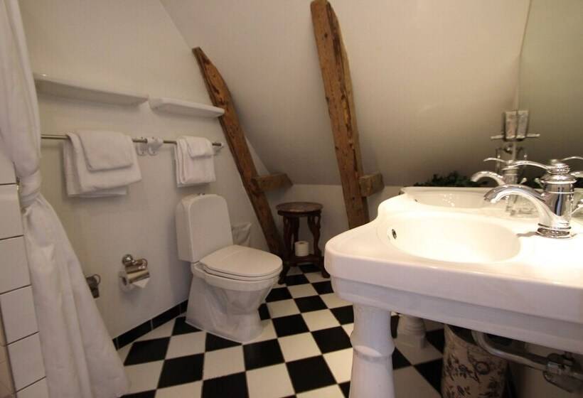 סוויטה, Sauntehus Castle