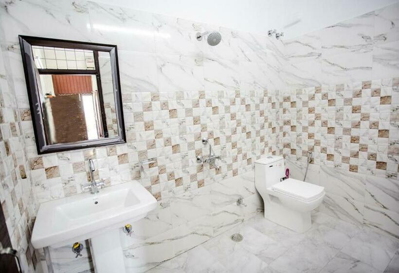 Quarto Deluxe, Shiv Kripa